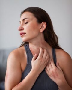 Queratosis Pilaris: Exfoliación Química vs Física